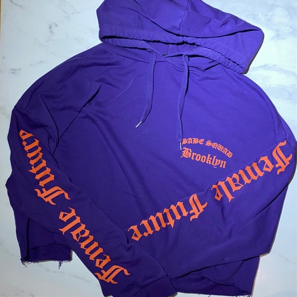 Purple Babe Squad Crop-Top - Picture 2 of 2